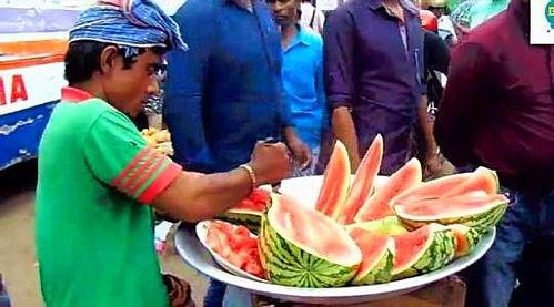 捷克 街头 海外 吃瓜,一窥欧洲小国的独特生活画卷