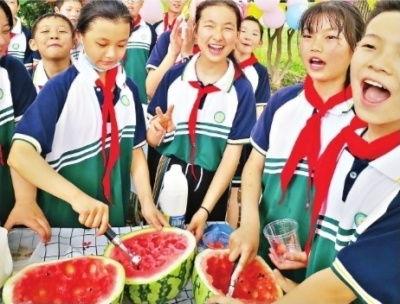 吃瓜比赛学生,舌尖上的趣味竞技